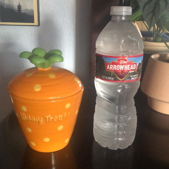 Hallmark ‘Bunny Treats’ small ceramic jar with lid. - Picture 2 of 4